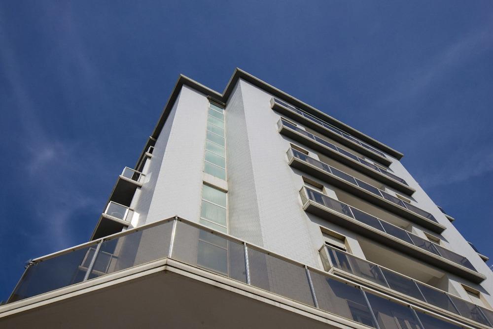 Hotel Arizona Riccione Bagian luar foto