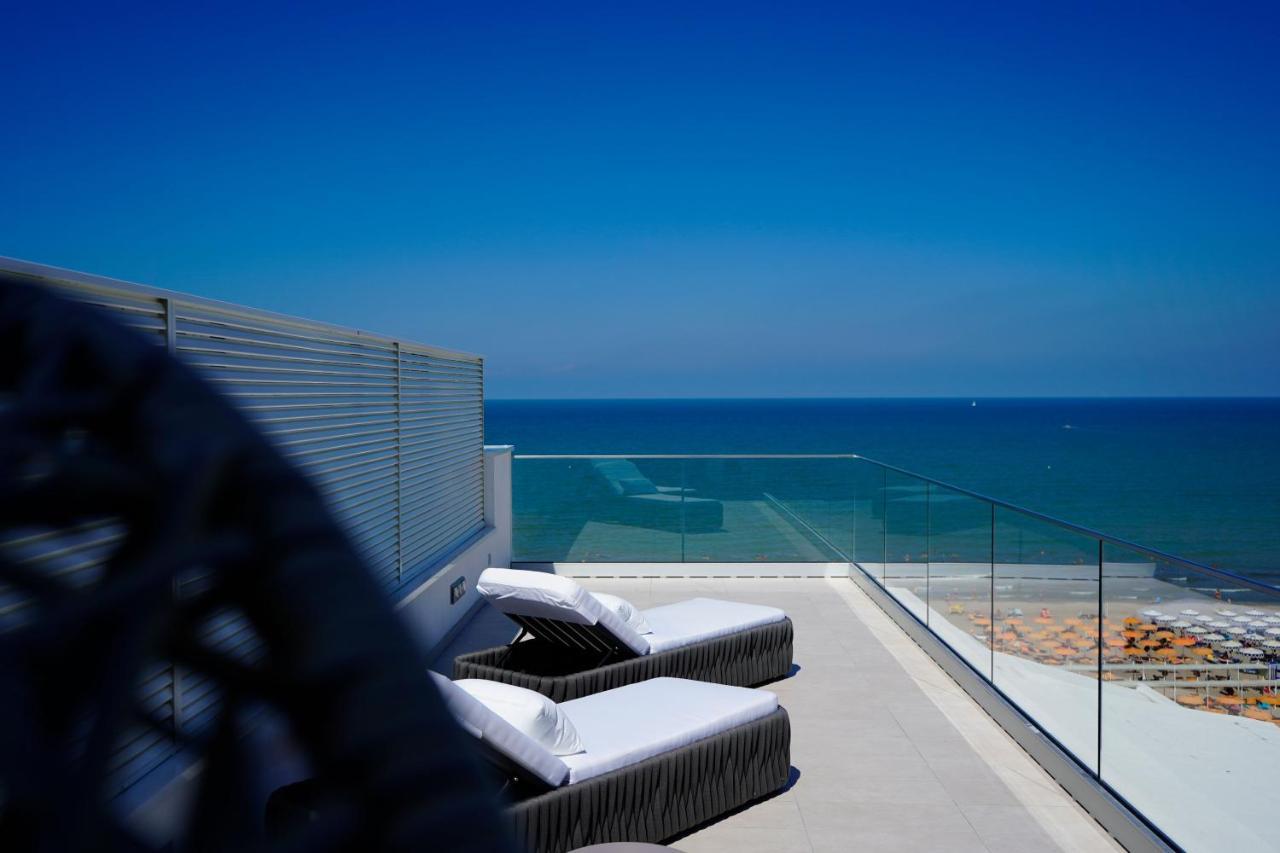Hotel Arizona Riccione Bagian luar foto