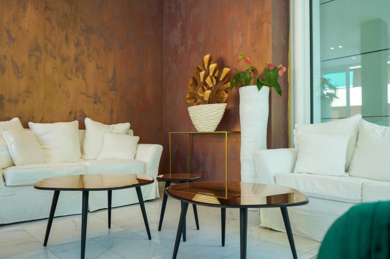 Hotel Arizona Riccione Bagian luar foto