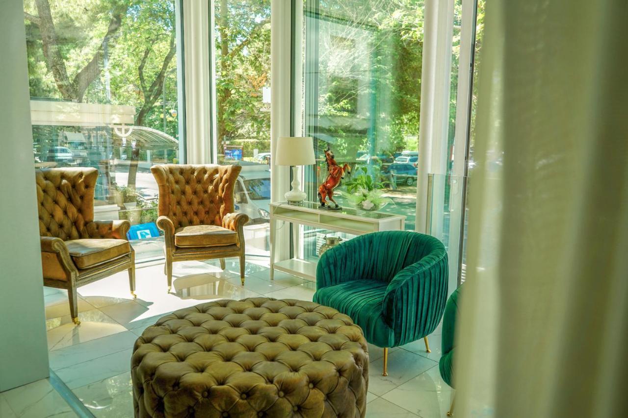 Hotel Arizona Riccione Bagian luar foto