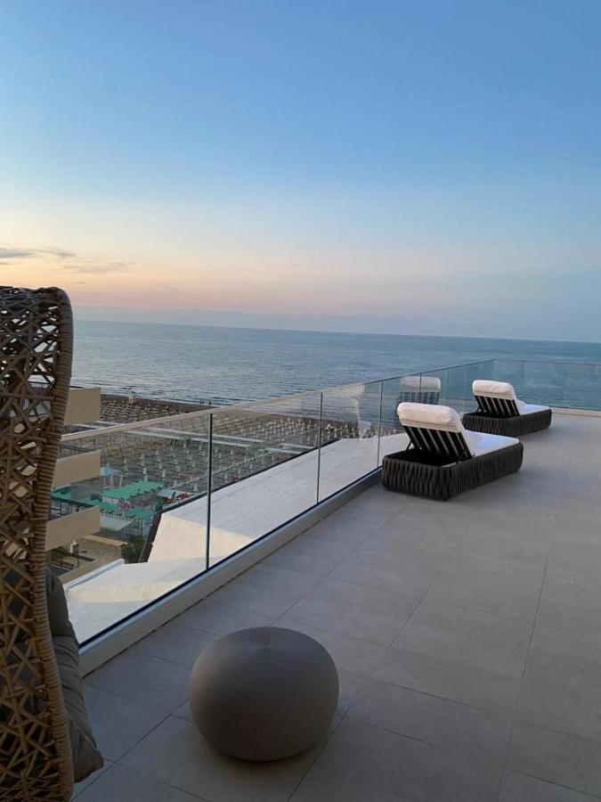 Hotel Arizona Riccione Bagian luar foto