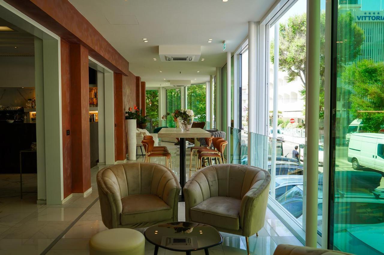 Hotel Arizona Riccione Bagian luar foto