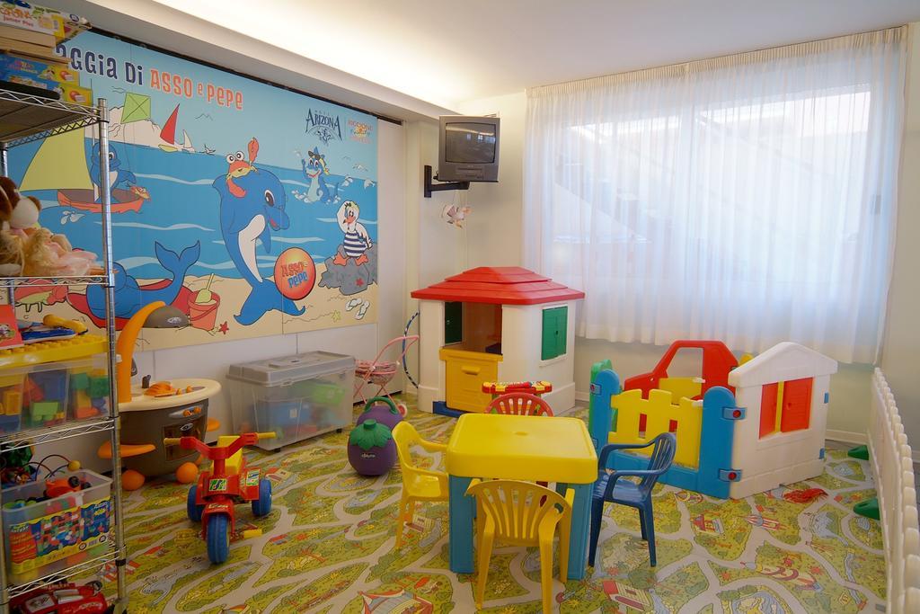 Hotel Arizona Riccione Bagian luar foto