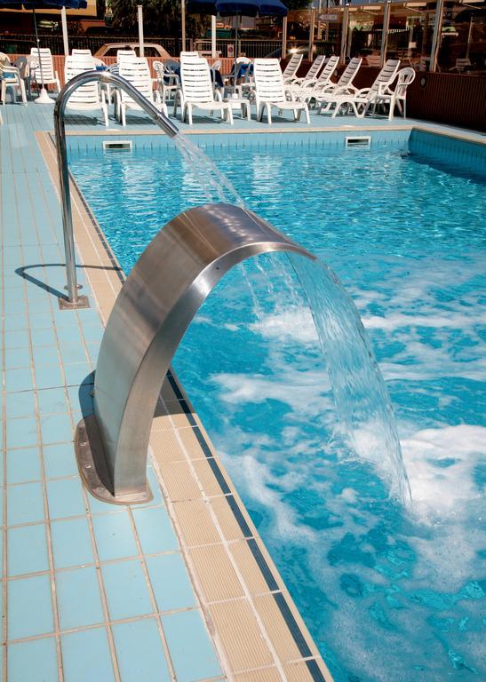 Hotel Arizona Riccione Bagian luar foto
