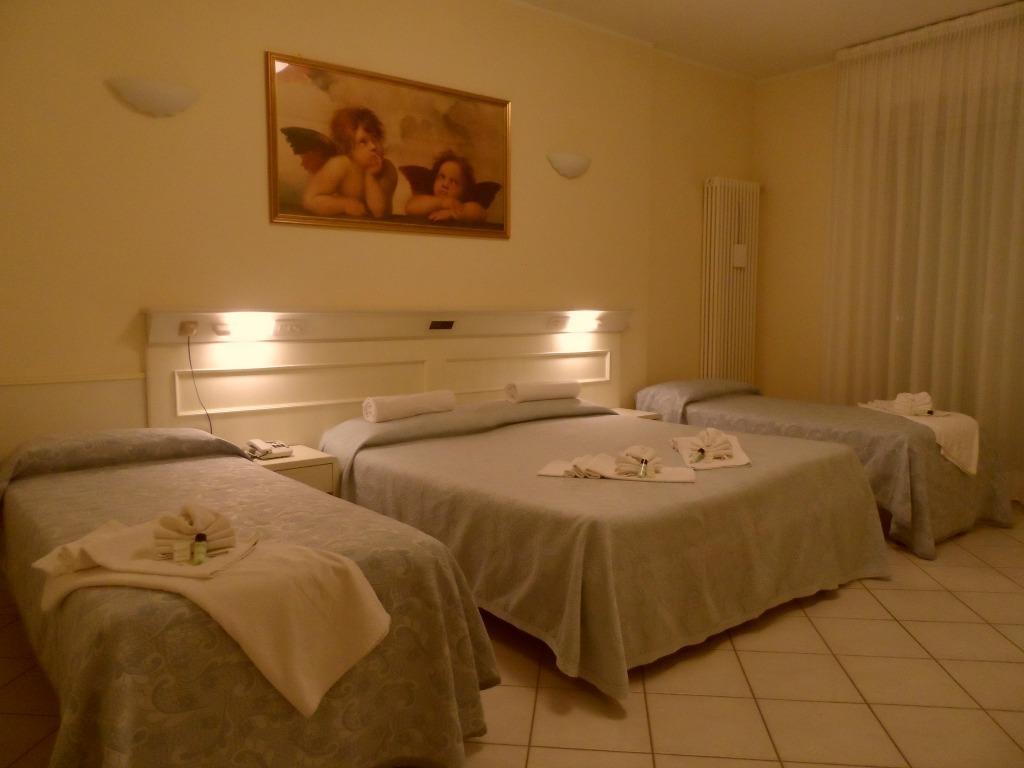Hotel Arizona Riccione Ruang foto